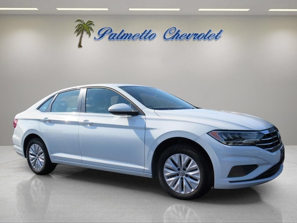 2019 Volkswagen Jetta 1.4T SE in White — front three-quarter view
