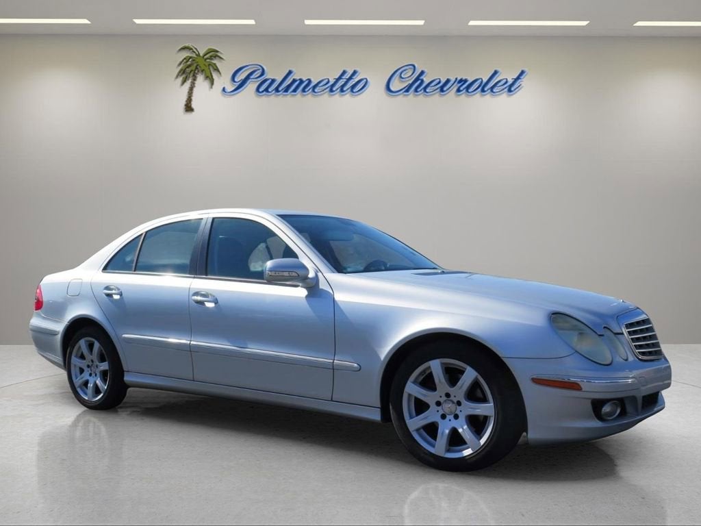 2008 Mercedes-Benz E-Class Luxury 3.5L in Iridium Silver — front three-quarter view